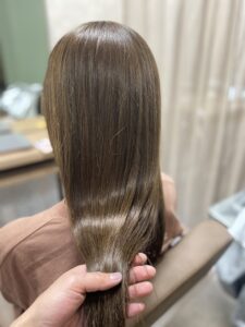 明るめオリーブベージュ